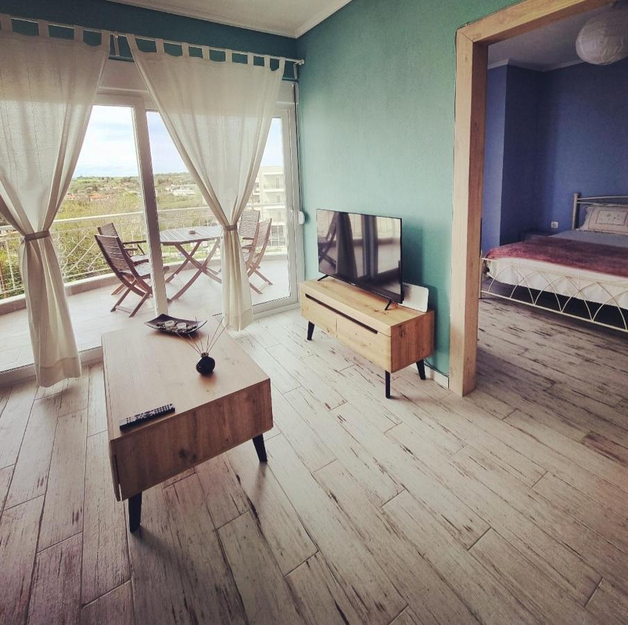 Tararas Apartments เนอา มิคานิโอนา ภายนอก รูปภาพ