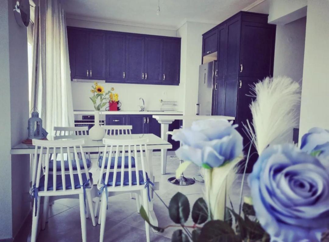 Tararas Apartments เนอา มิคานิโอนา ภายนอก รูปภาพ